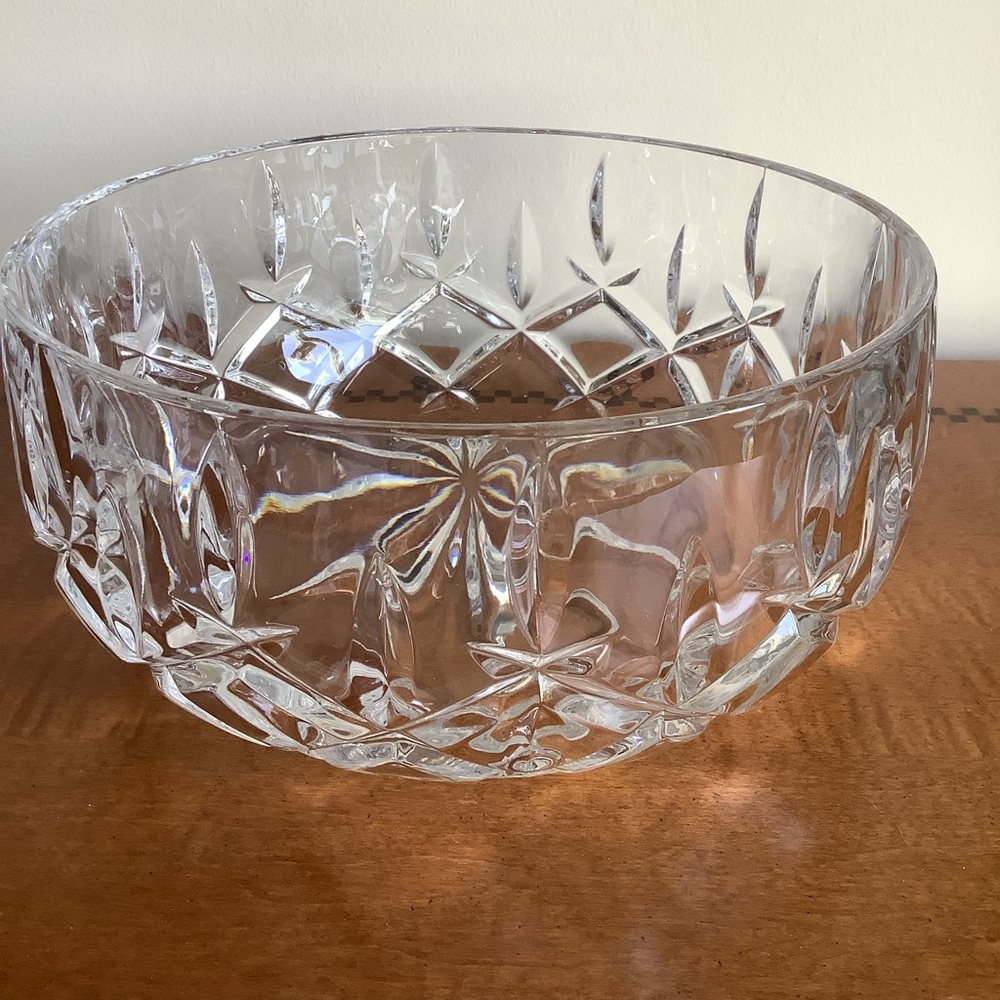 Elegant Clear Cut Crystal Bowl